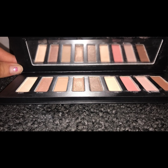 StudioMakeup - Picture 2 of 2